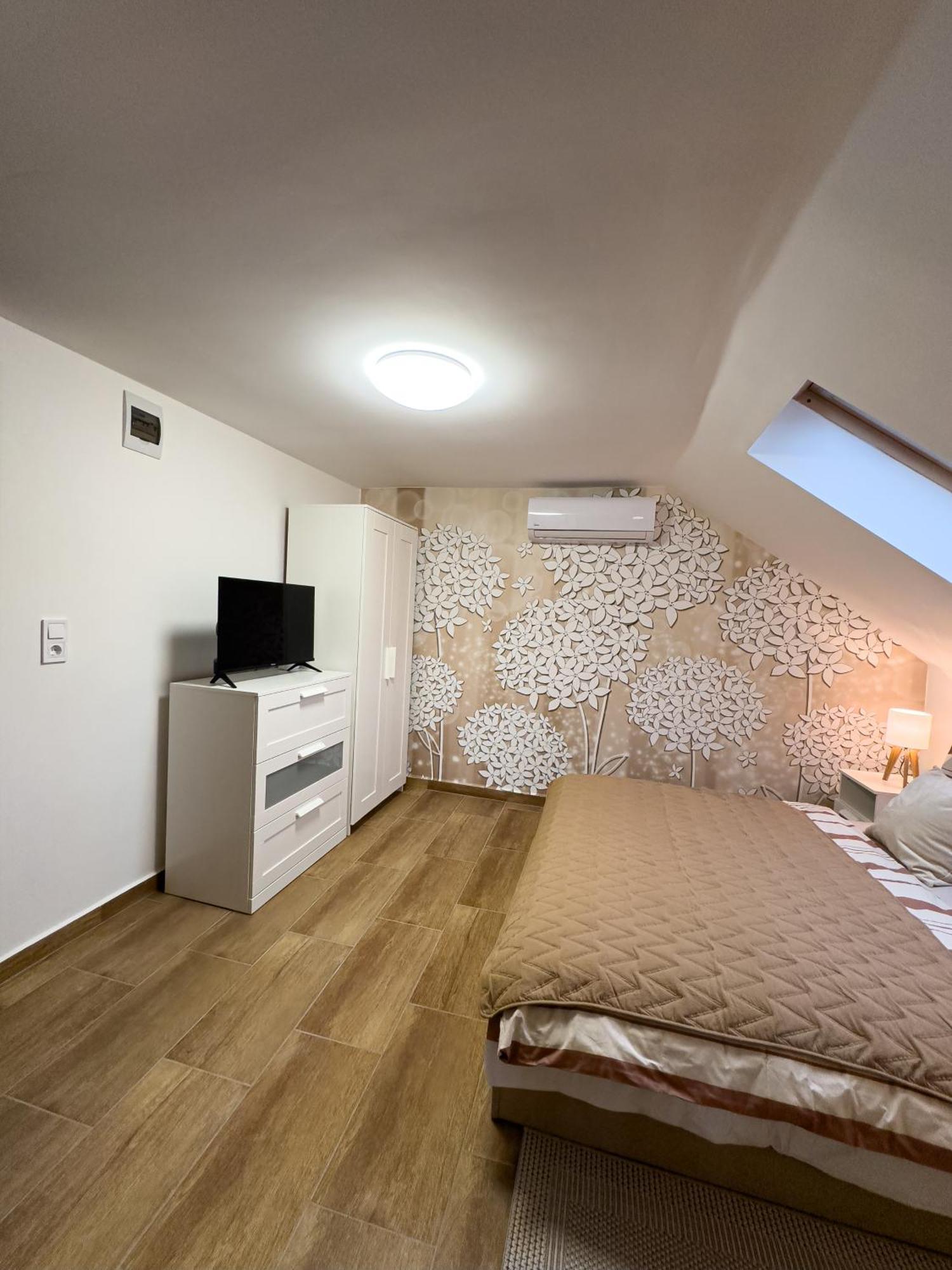 Rp Apartmanhaz Demjen Exterior photo